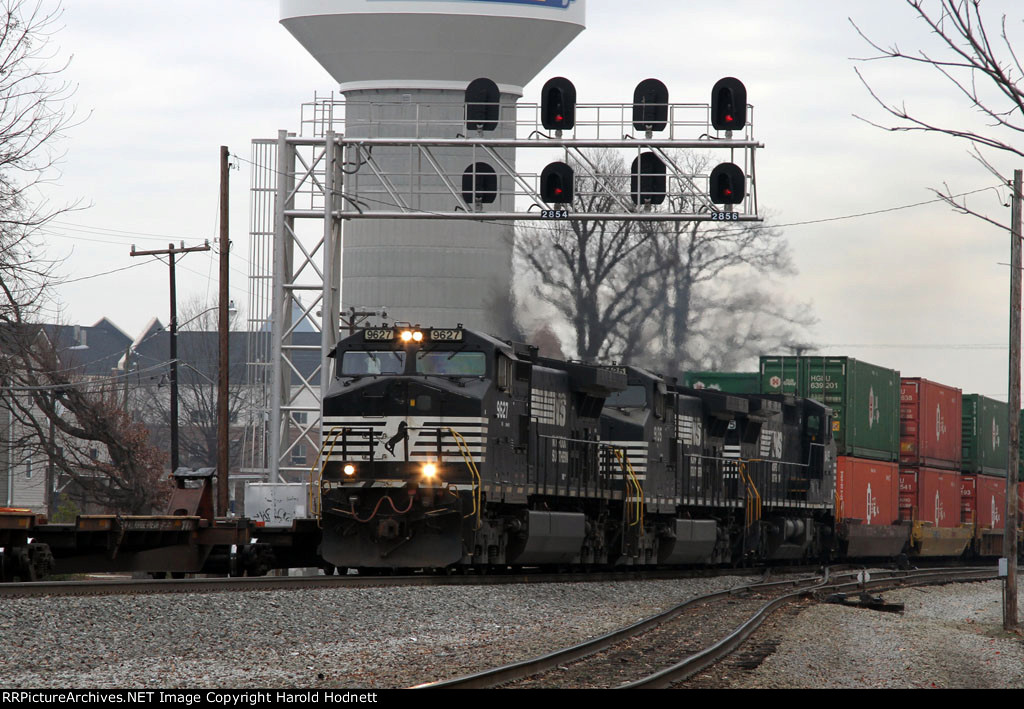 NS 9627 leads train 213 southbound at Aycock